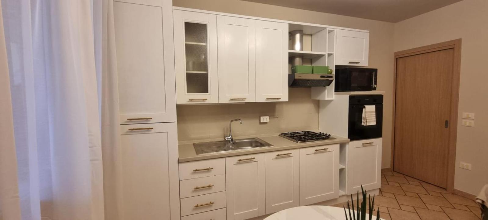 Hoya Apartment Сірміоне Екстер'єр фото