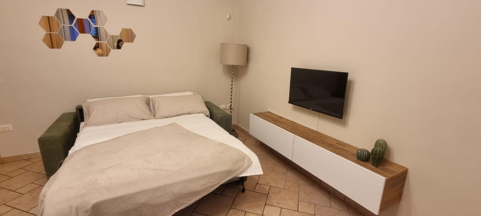 Hoya Apartment Сірміоне Екстер'єр фото