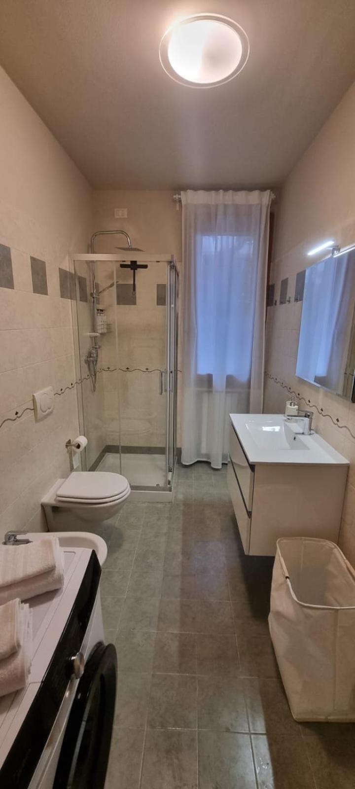 Hoya Apartment Сірміоне Екстер'єр фото