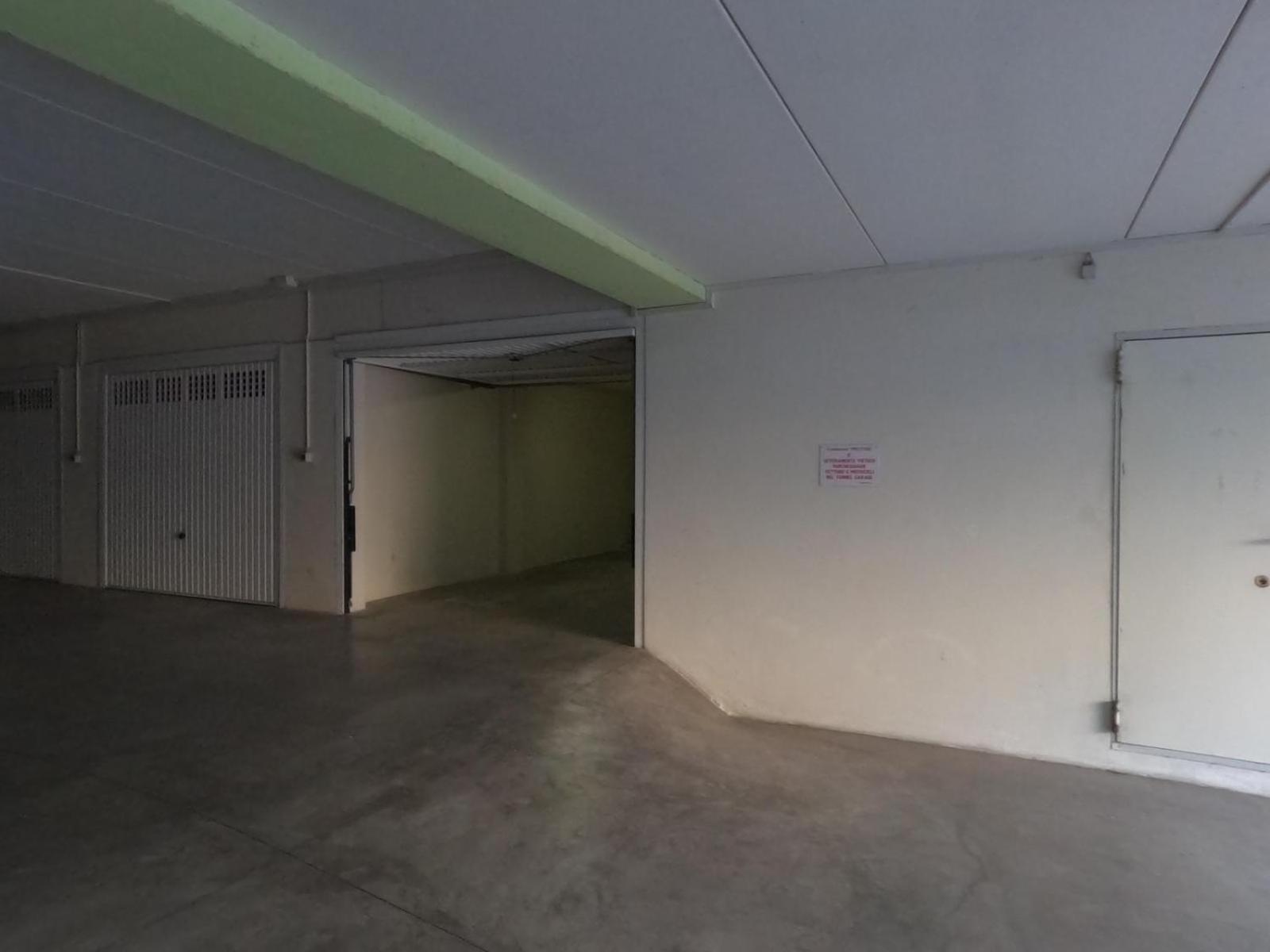 Hoya Apartment Сірміоне Екстер'єр фото